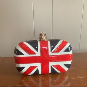 Vieve Union Jack Skull Clutch With Gold Chain